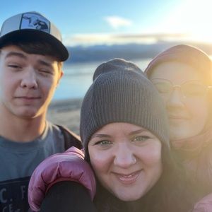 Meet your Posher, Devin